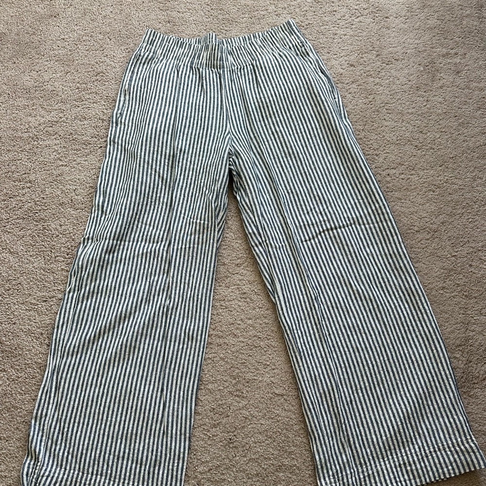 Old Navy Wide-Leg Linen Pants - Picture 2 of 4